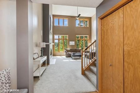 1523 Summit W