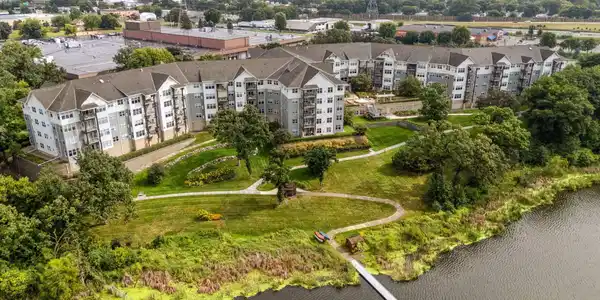 1900 Rush Lake Trail