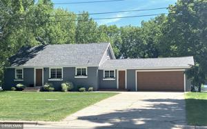 560 Pleasant