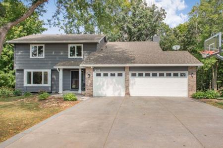 8260 Lake