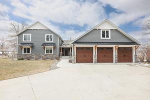 3612 Crestwood NE