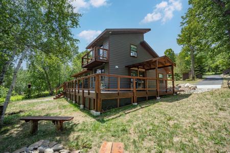 2538 Birch Point
