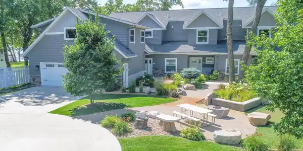 250 Three Havens NE