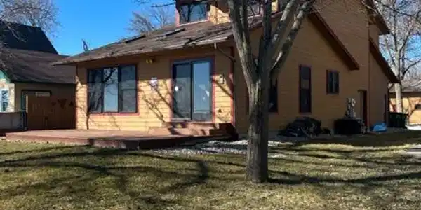 293 Lake N