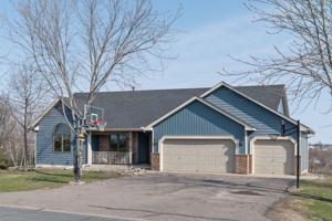 412 Singing Hills SE