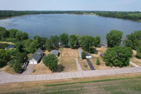 20456 Eden Lake