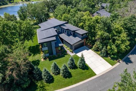 746 Peninsula Point Road