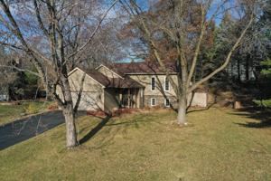 4584 Lake Park