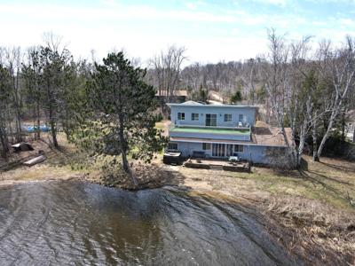 604 Summit NE