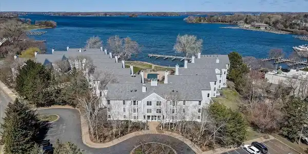 603 Lake