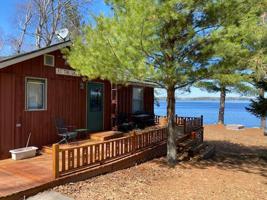 8943 Bear Island Lake