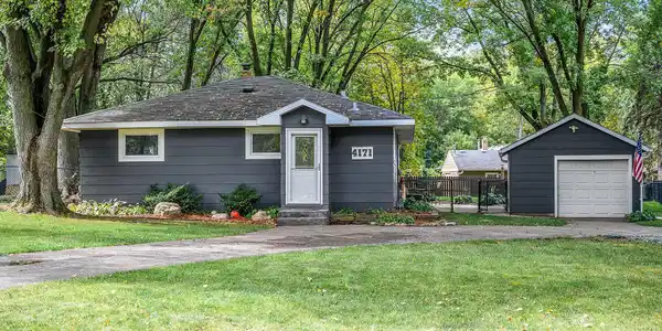 4171 Lakewood