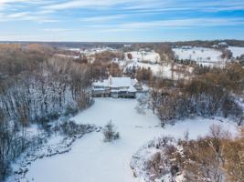 2200 Hollybush