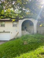 7713 Lakeview NE