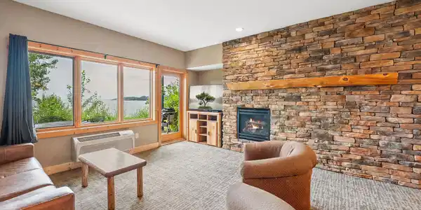 1412 # 5-102a Burlington Road