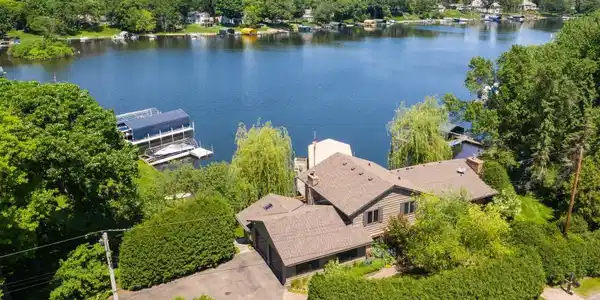20100 Minnetonka Boulevard