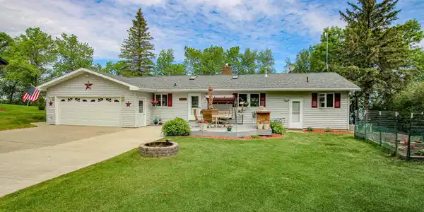 8132 Lake Carlos NE