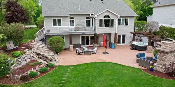 2950 Pauls Lake S