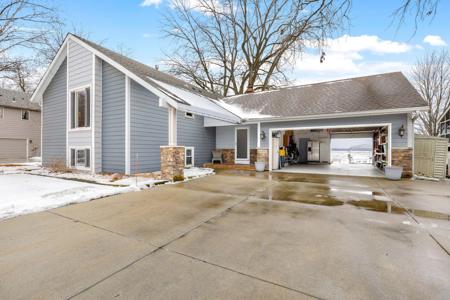 17132 Sunset SW