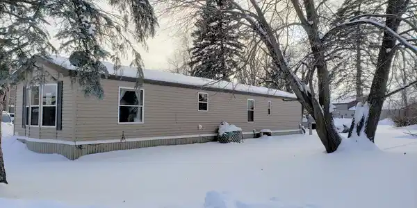 215 Lake E