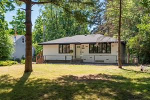 7624 Spring Lake