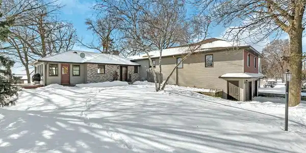 8607 North Shore Drive