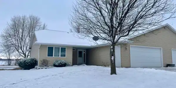 444 W Lake Avenue