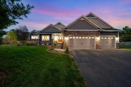 19237 Meadowridge Lane N