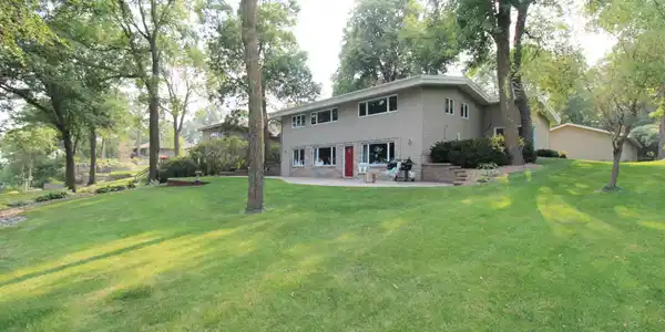 7005 Highway 71 NE