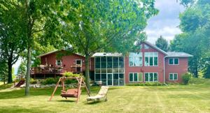 2775 Lochland Hills
