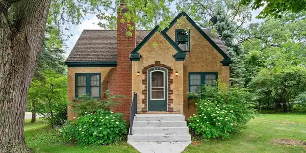 840 Mahtomedi