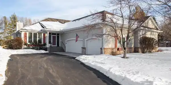 25 Echo Bay Drive