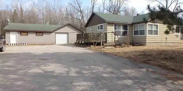 4670 Lake