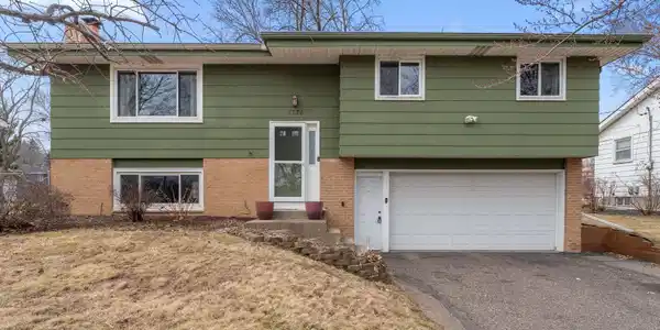 1736 Long Lake Road