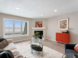 1595 W Wayzata Boulevard