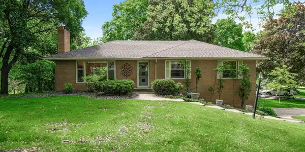16617 Grays Bay