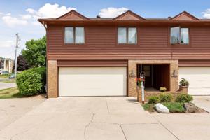 4035 Silver Lake NE
