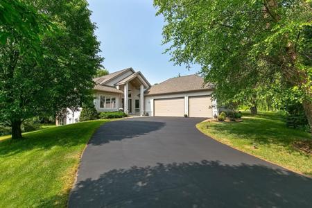 7085 LAKESIDE CIRCLE