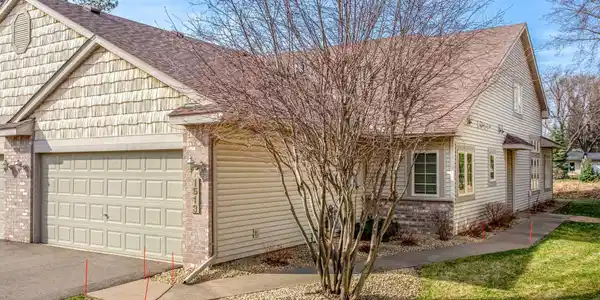 1513 Pine Pointe