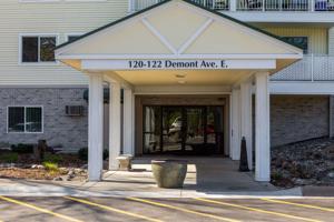 132 Demont E