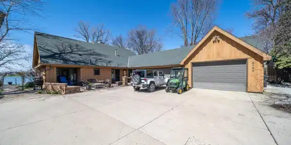 5166 E Eagle Lake Road