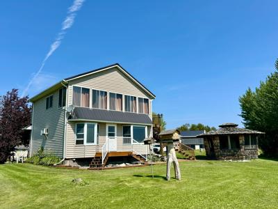 6325 Bayview Drive NW