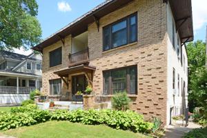 4033 Queen S
