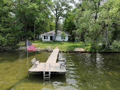 224 Lakeshore W