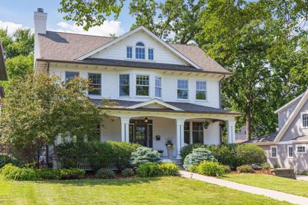 4282 Queen S