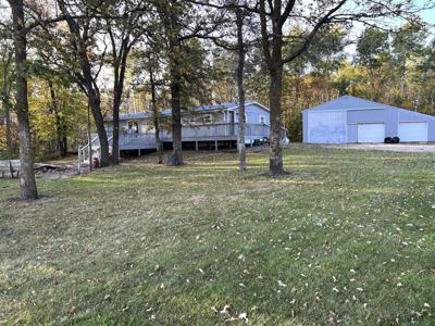 48101 Pine Lake