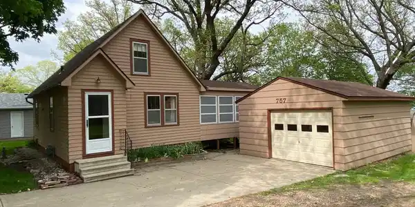 757 Shoreacres Drive