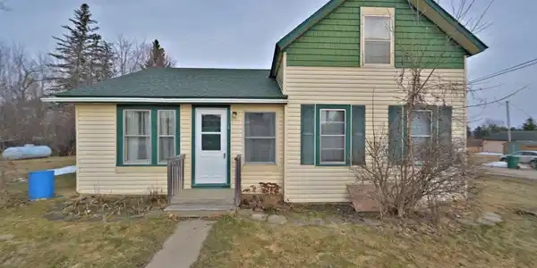 134 Main Street N