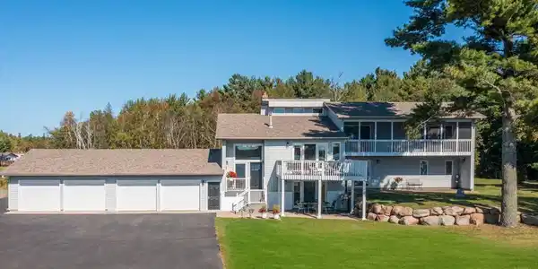 10910 County Road 10