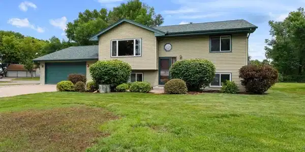 1701 Peltier Lake